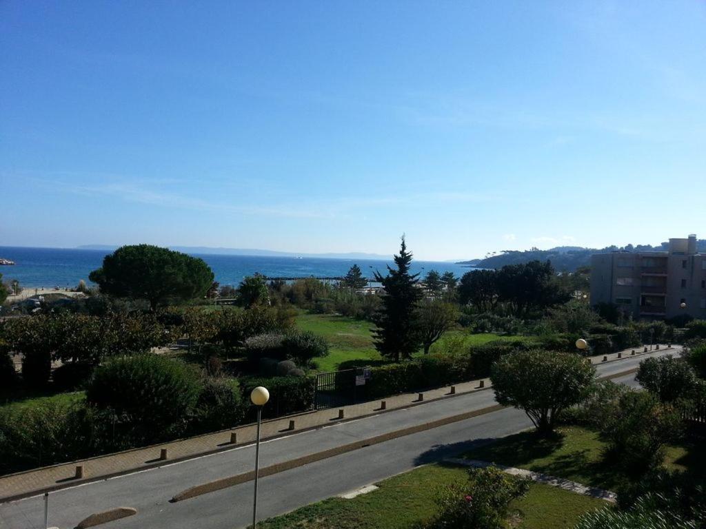 Flat Apartment Bormes-les-Mimosas Bagian luar foto