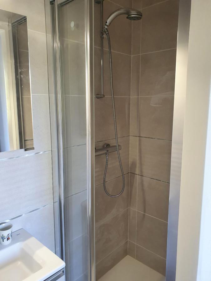 Flat Apartment Bormes-les-Mimosas Bagian luar foto